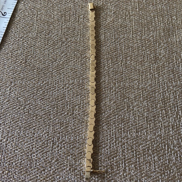 COPY - Vintage 14k Gold Hugs and Kisses bracelet - Picture 9 of 13